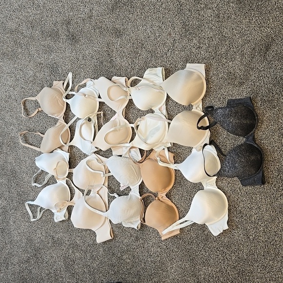 Lot of 11 Victoria Secret Women Bras sz 34B - Picture 1 of 9